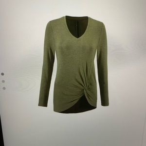 Cabi Reveal tee medium